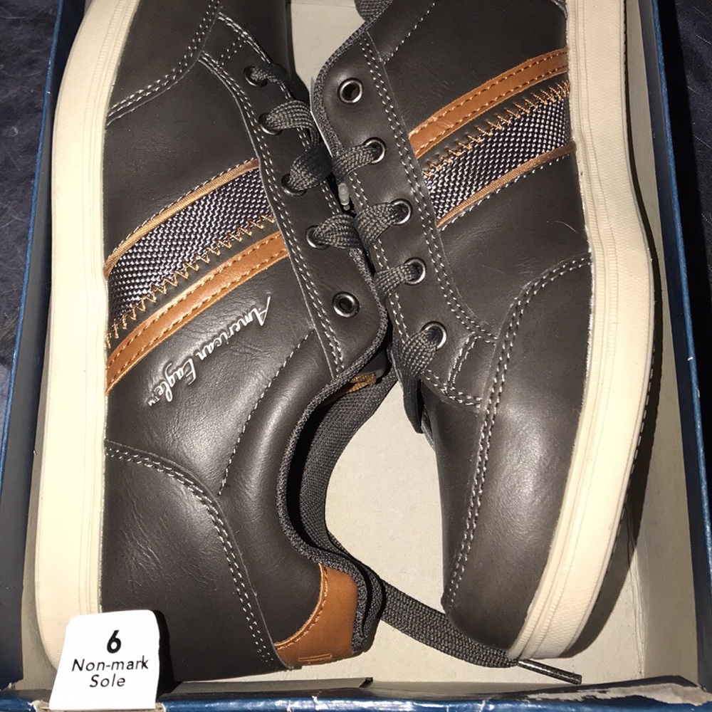 Boys American Eagle size 6 sneakers new in box